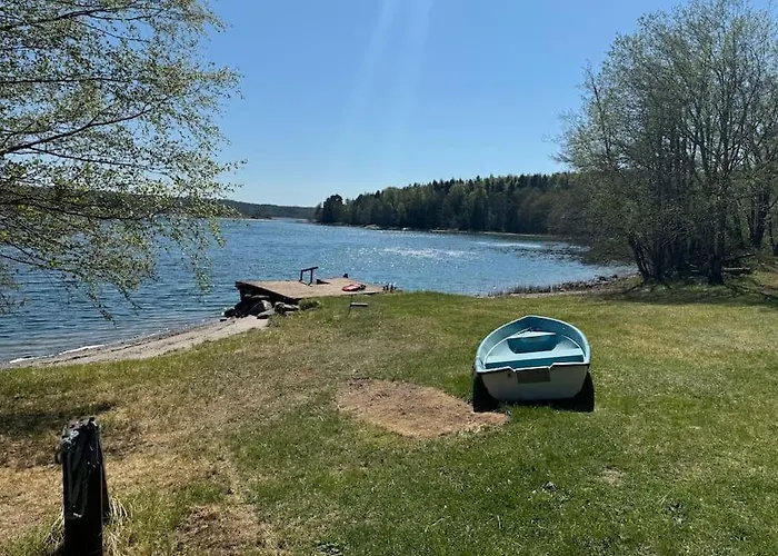 Шале Majas Backe On A Island With Boat Hammarland