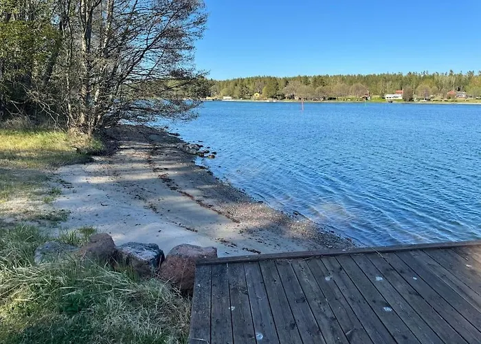 Majas Backe On A Island With Boat Шале *