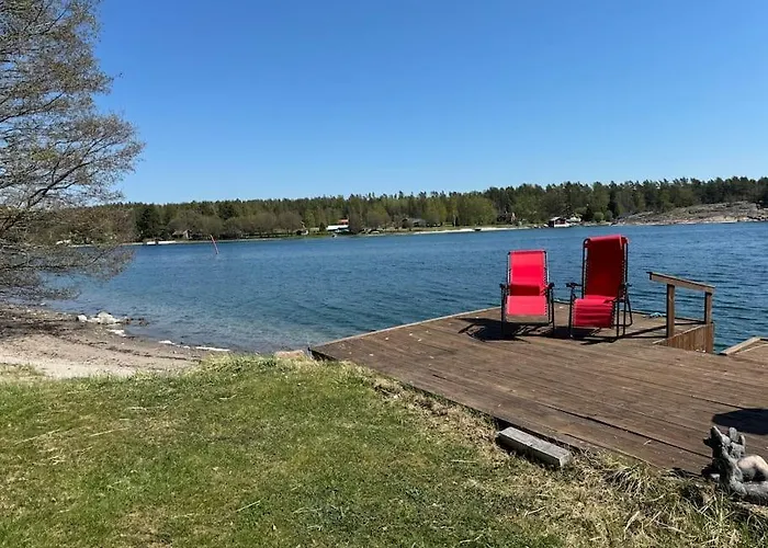 Шале Majas Backe On A Island With Boat Hammarland