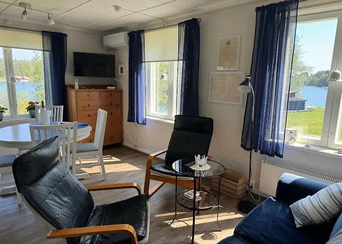 Шале Majas Backe On A Island With Boat *